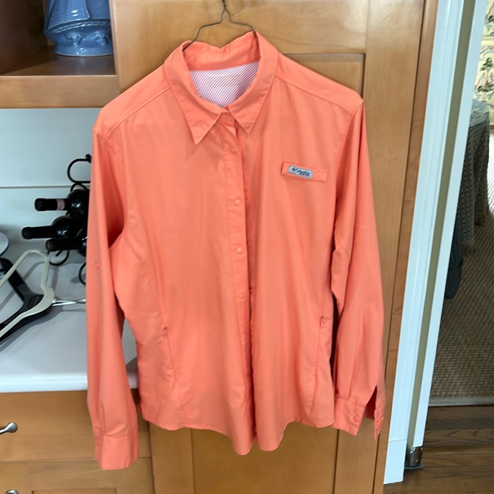 Medium Columbia shirt. Spf50